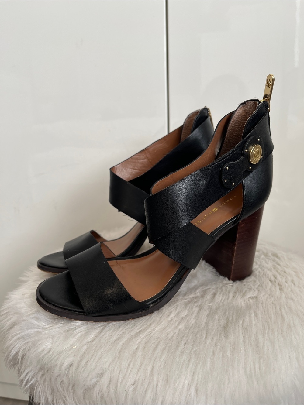 Tommy Hilfiger Black Leather Cross-Strap Block Heel Sandals, Size 8